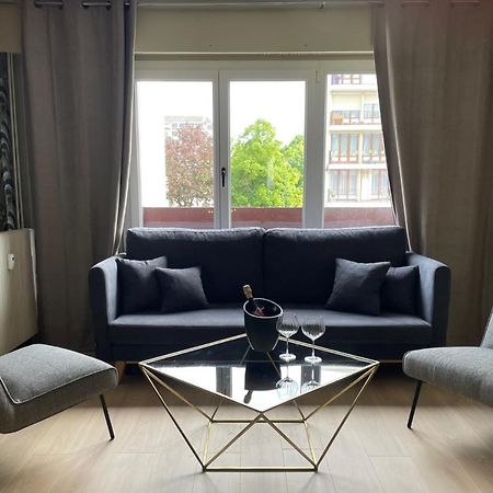 Appartement De Charme Au Pied De La Basilique Saint Remi Reims Bagian luar foto
