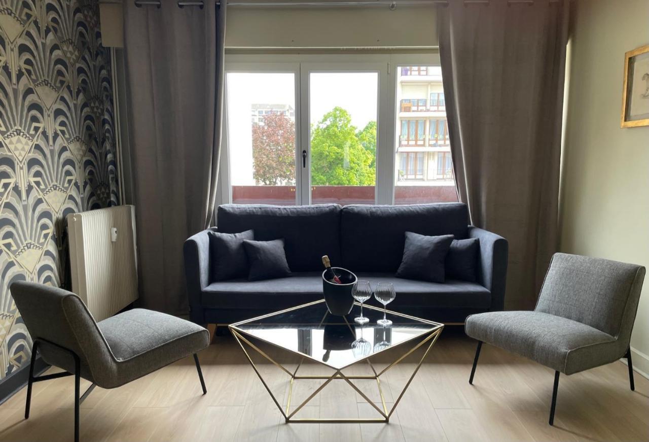 Appartement De Charme Au Pied De La Basilique Saint Remi Reims Bagian luar foto